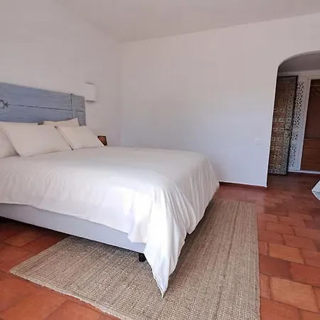 Beautiful House In Quinta Da Balaia البوفيرا
